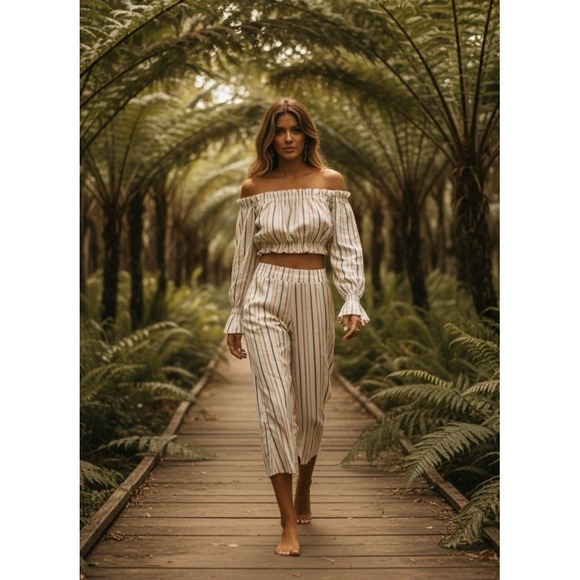 Billabong Tops - Billabong Crop Top x Sincerely Jules Tulum Weathers Off-The-Shoulder Size Small
